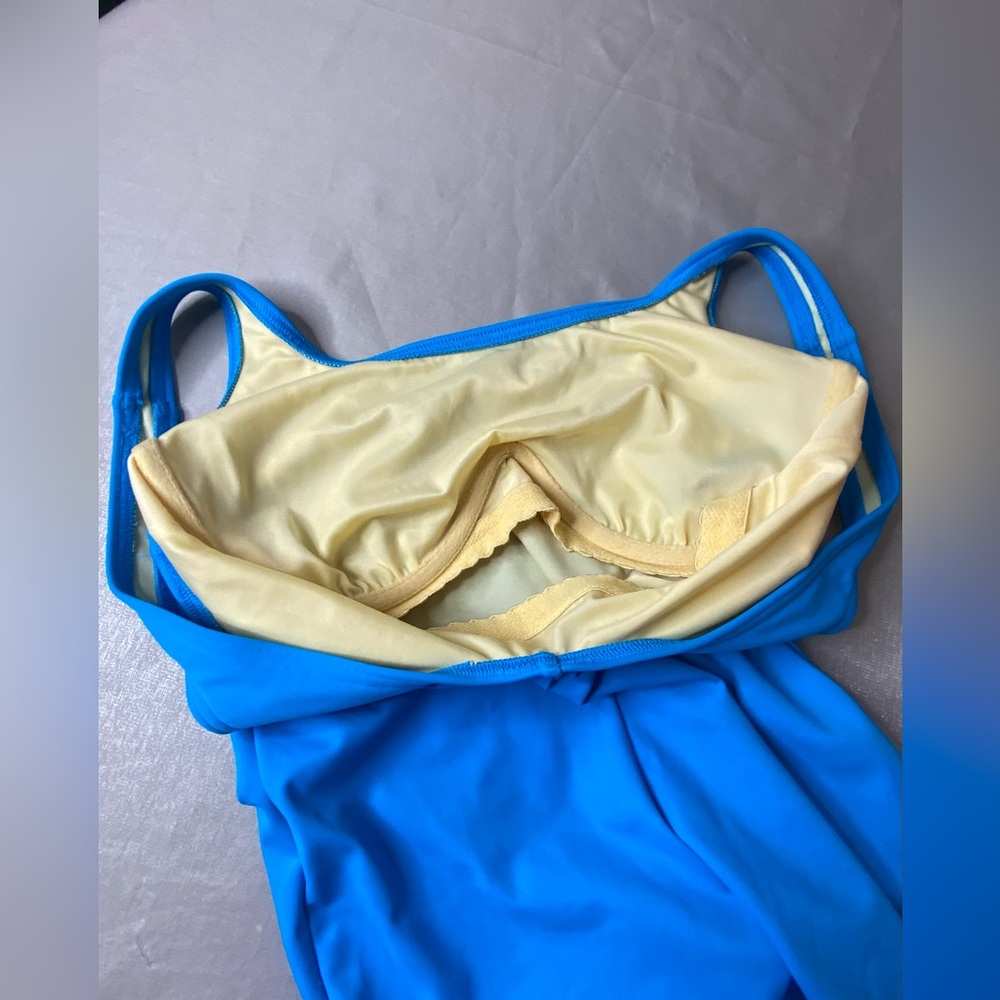 Lands End One piece Blue swimsuit. Wired bust, bunched accents. NWOT. Size 10. - Picture 9 of 11